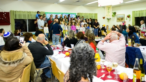סדר ט"ו בשבט בחדר האוכל