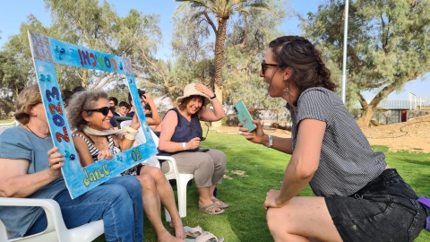 מפגש בבריכה לכבוד שבוע המוסיקה